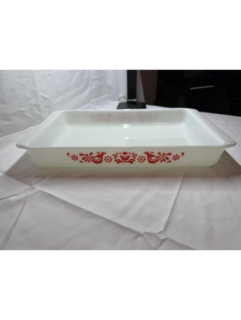 Vintage Pyrex Friendship 933 Lasagna Pan - Red Birds, Hearts, Casserole Dish USA